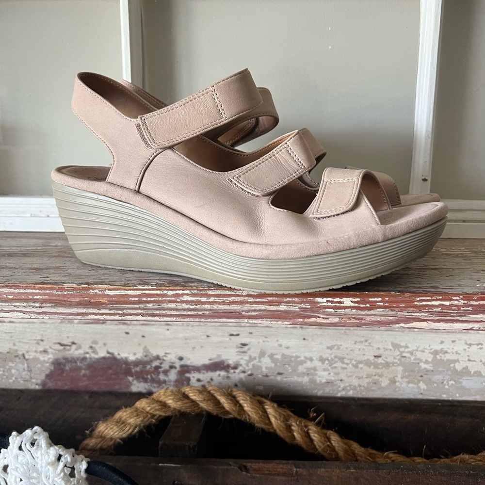 Clarks Nude Pink Wedge Sandals